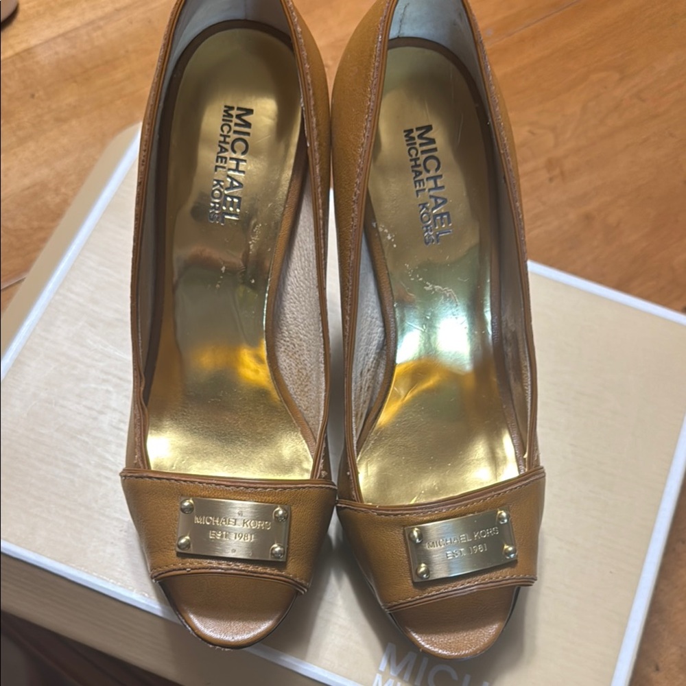 Michael Kors Tan Elegant Heels